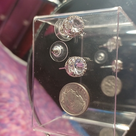 18K White GoldF White Sapphire Halo Earring - Picture 14 of 15